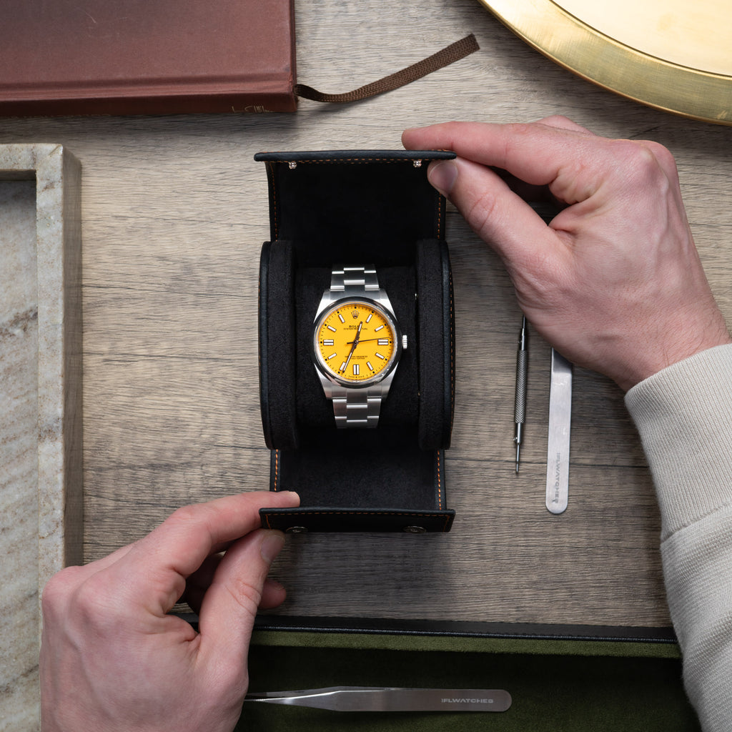 Noir Leather Watch Roll – One Watch