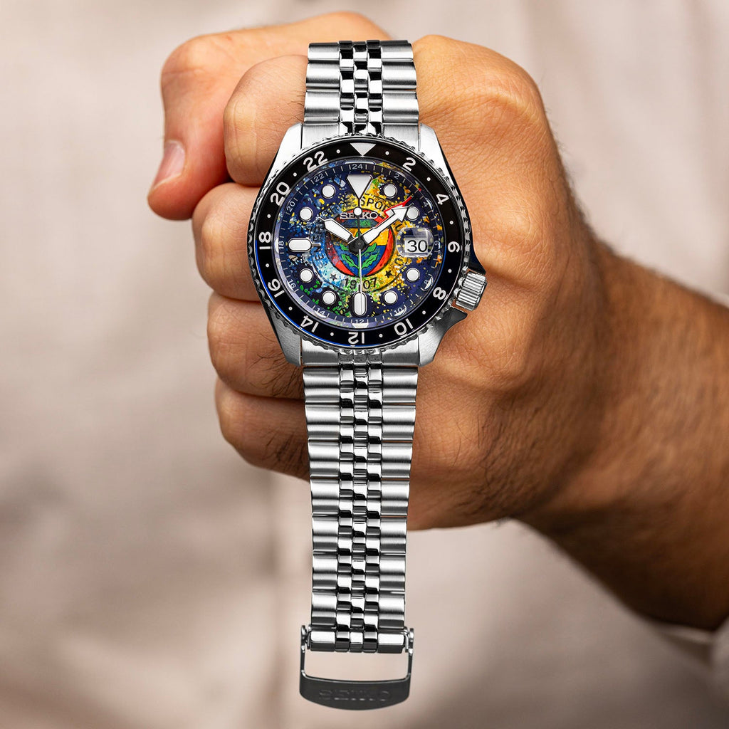 Sarı Kanaryalar Concept – Hand-painted custom Seiko 5 Sports GMT featuring Turkish football artwork in yellow and blue, a bespoke timepiece by IFL Watches